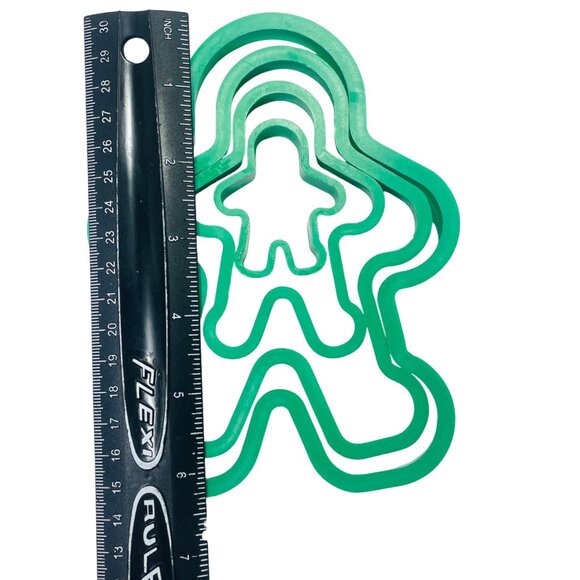 Gingerbread Man Cookie Cutters By Wilton Set Of 4 Green Family Vintage - Picture 3 of 5